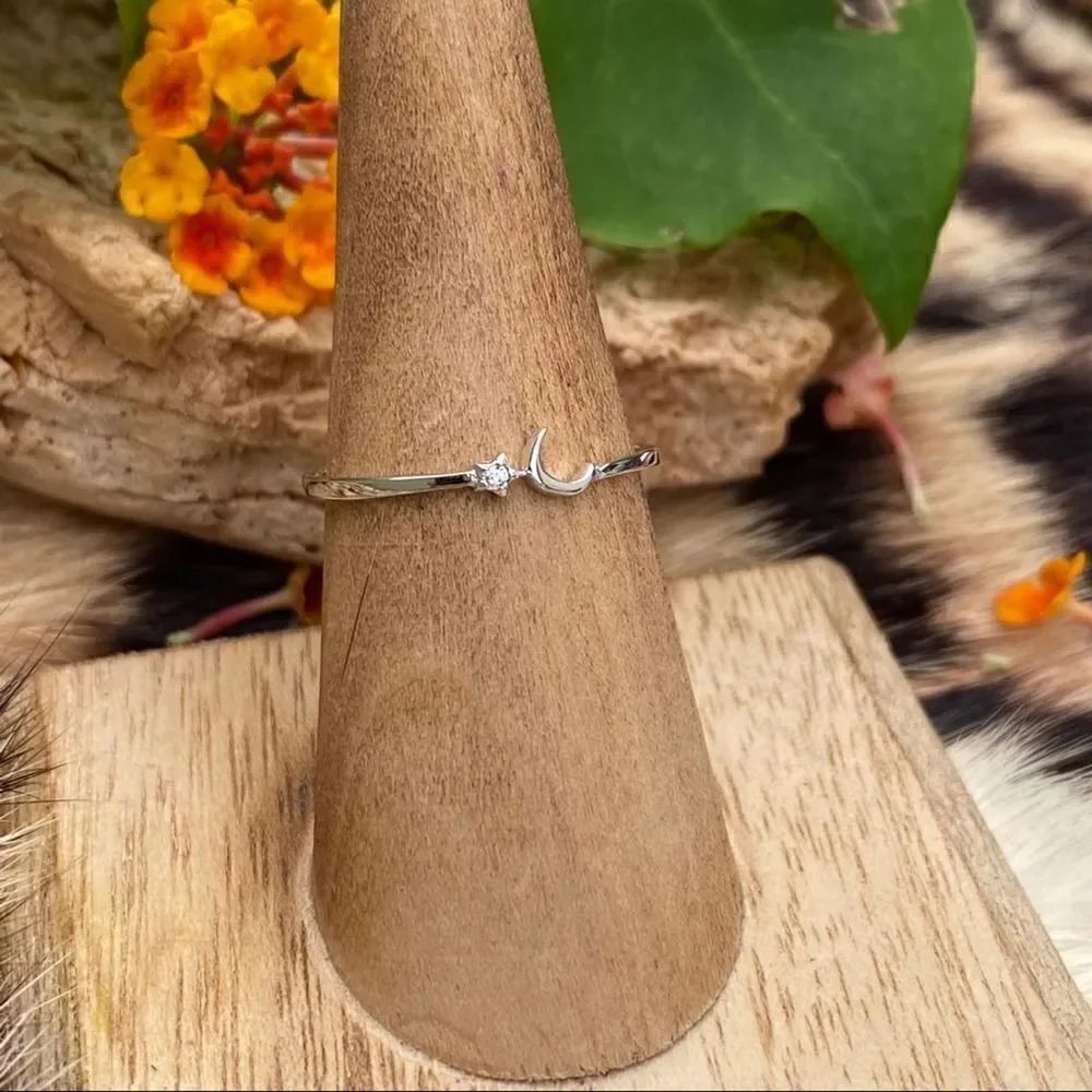 Moon and star Sterling Silver Cz Minimalist Ring Sizes 6,7,8